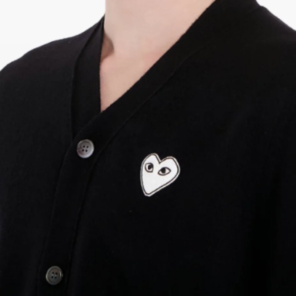 New PLAY Comme de Garcon Black w/ White Heart Cardigan - Picture 7 of 7